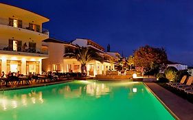 Sandy Bay Hotel